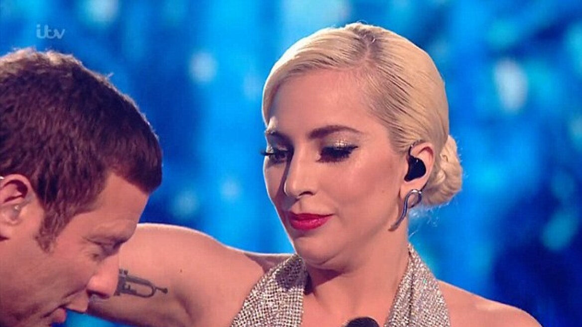 Οι θαυμαστές τα... χώνουν στην Lady Gaga: 'Εχει κάνει πλαστικές και είναι αγνώριστη